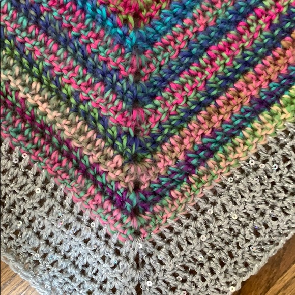 Child sized shawl - hand crochet 🧶 one of a kind - Picture 4 of 7